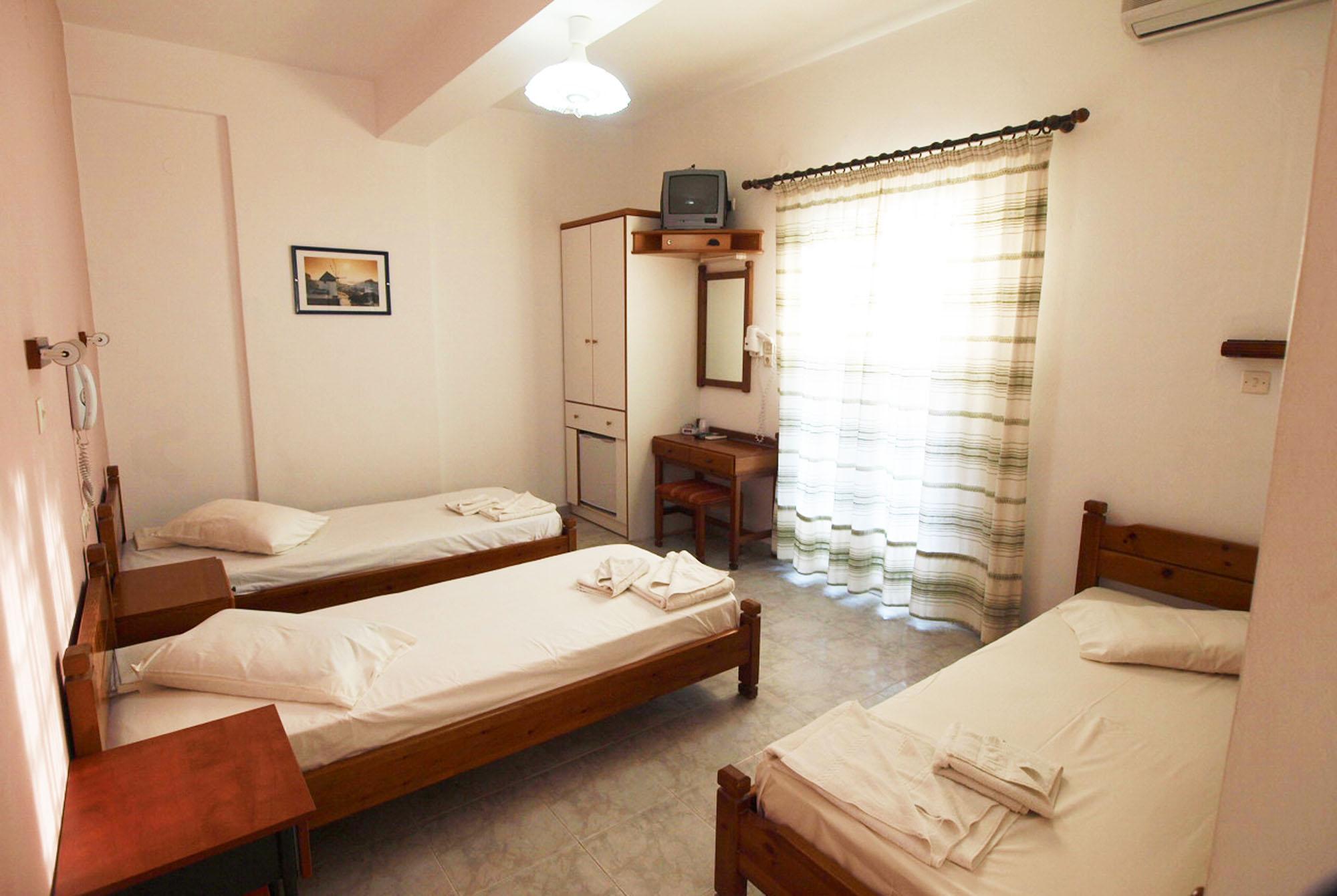 Hotel Aegeon Милопотас Екстериор снимка
